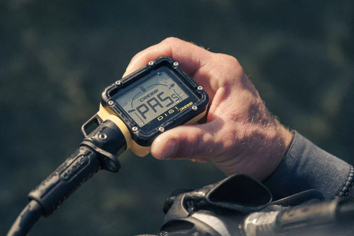 Manomètre et profondimètre Cressi Digi