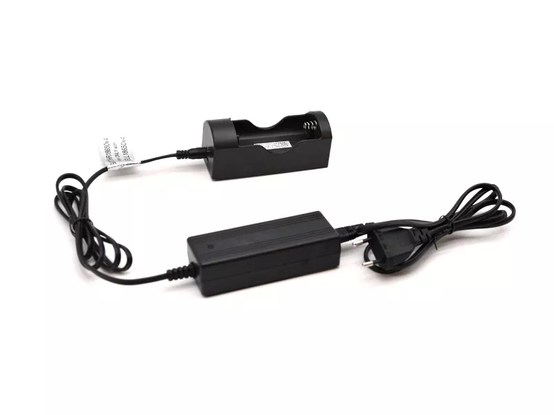 Chargeur de batterie Li-ion Bigblue 18650x4